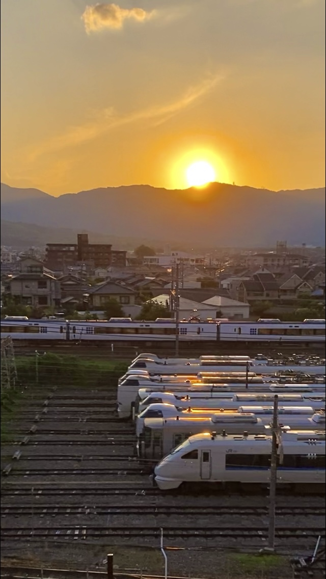 「西山の夕陽」